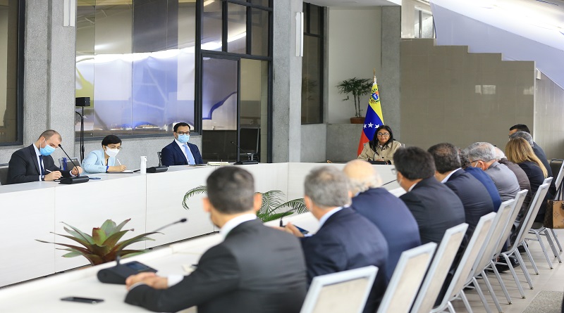 Gobierno Nacional y Banca Privada consolidan estrategias para el sector financiero