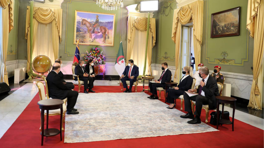 Presidente recibió credenciales de los Embajadores de Argelia y Perú en Miraflores