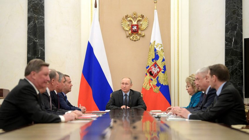 Putin realiza reunión extraordinaria del Consejo de Seguridad para abordar crisis en Ucrania
