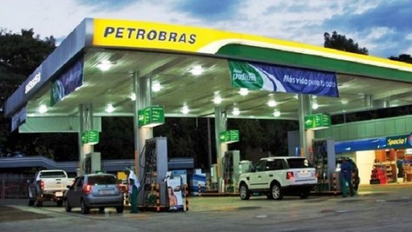 BRASIL | Transportistas exigen rebaja a precio de combustibles