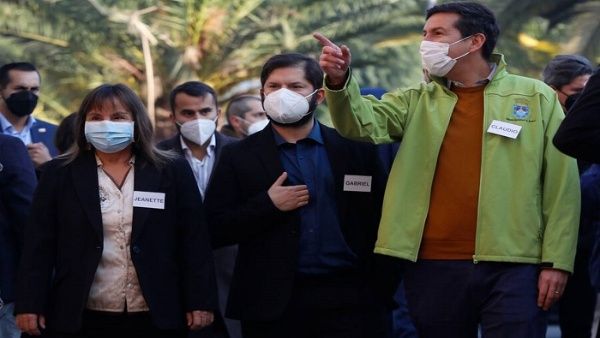 Presidente de Chile firma compromiso sobre demandas de la niñez