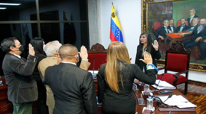 Designan y juramentan a integrantes de la Comisión Judicial de Alto Juzgado