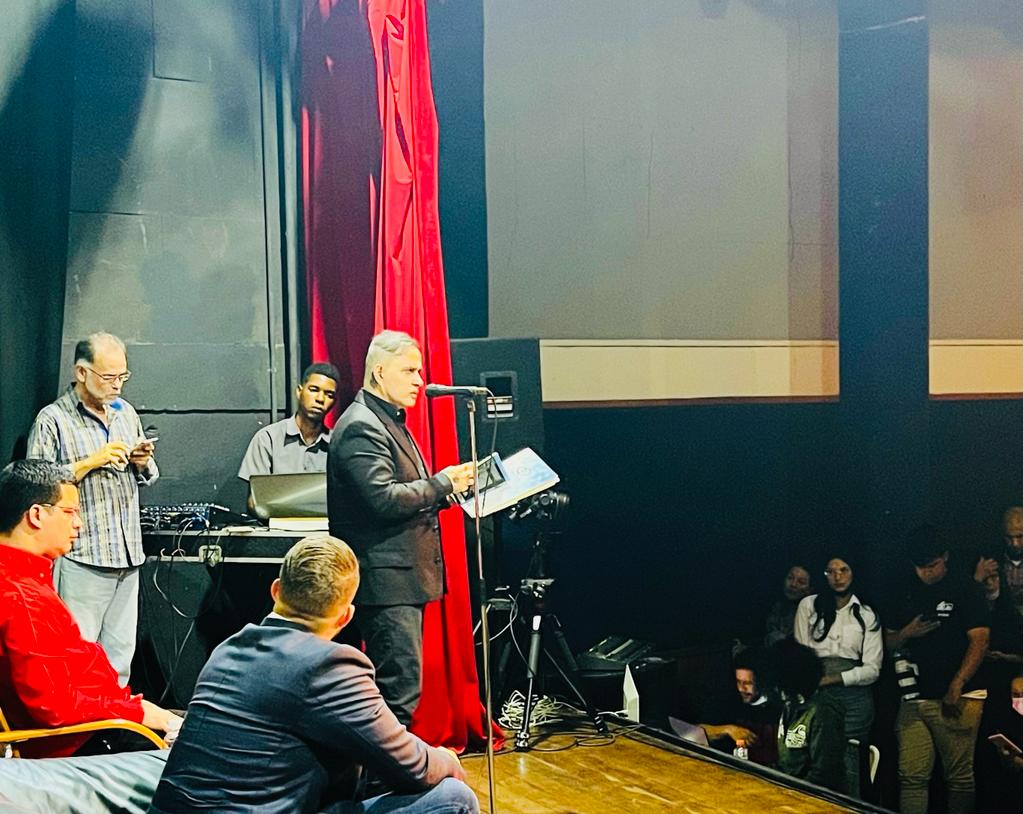 Filven | Tarek William Saab presentó poemario en el Museo de Bellas Artes de Valencia