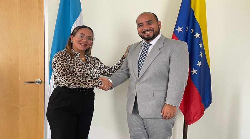 Venezuela y Honduras establecen cooperación educativa