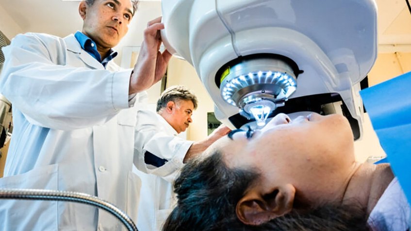 Córnea de bioingeniería hecha de piel de cerdo podría devolver la vista a millones de personas