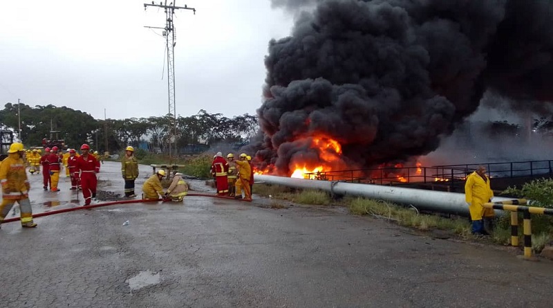 Incendio en Refinería de Puerto La Cruz está siendo combatido