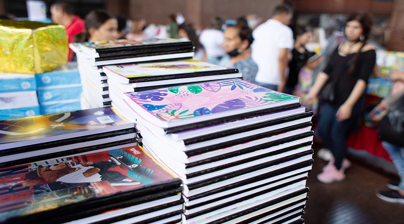 Emprendedores participan en Feria Escolar Caracas 2022