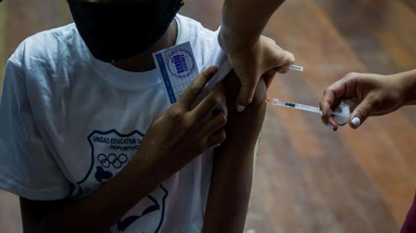 Reforzarán esquema de vacunación anticovid en estudiantes y docentes