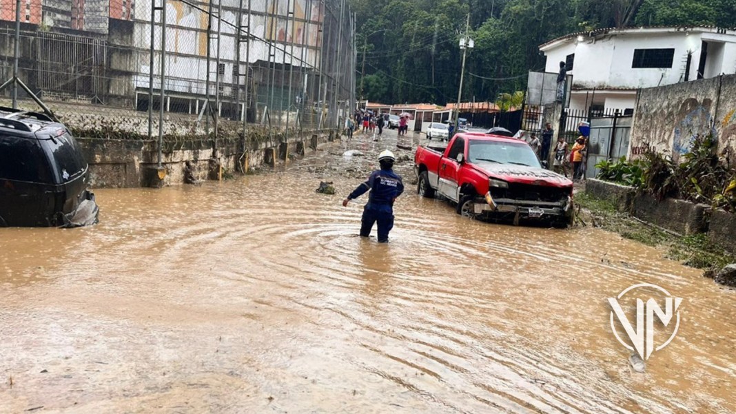 No se reportaron lesionados por inundaciones tras fuertes lluvias en San Antonio de los Altos y Carrizal