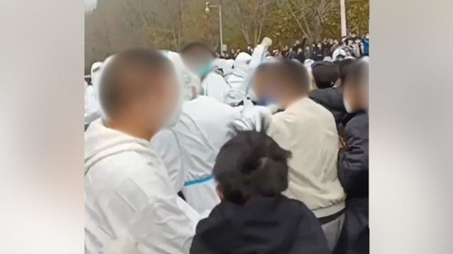 China | Violentas protestas en la mayor fábrica de iPhone del mundo
