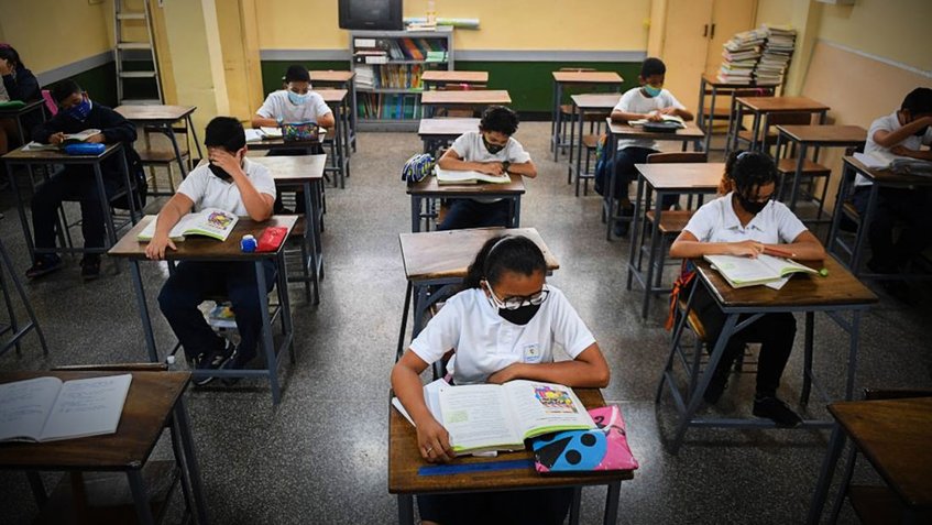 Ministerio de Educación estableció horario de clases para escuelas y liceos