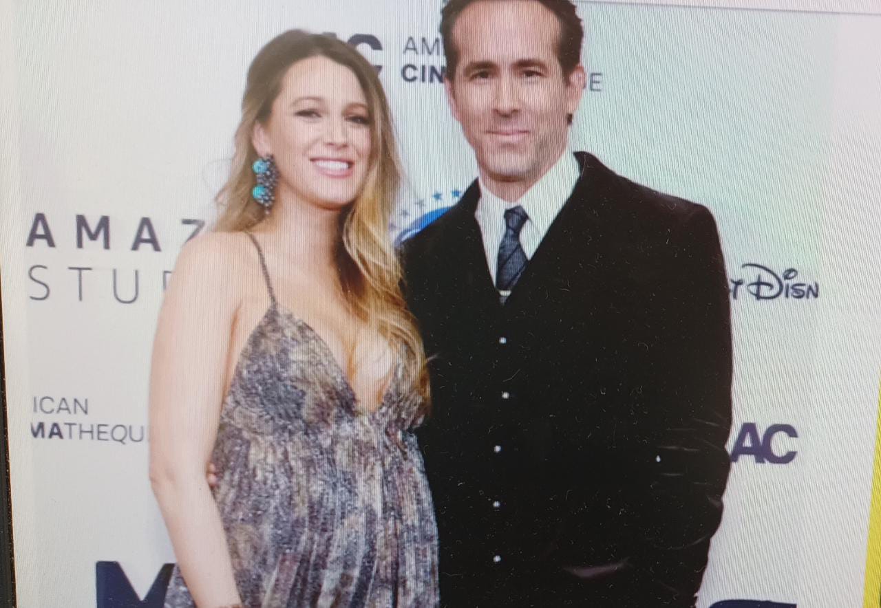 La gran noche de Ryan Reynolds con una embarazadísima Blake Lively