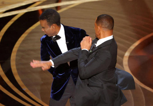 Will Smith admite que “perdió la cabeza” cuando abofeteó a Chris Rock en los premios Oscar