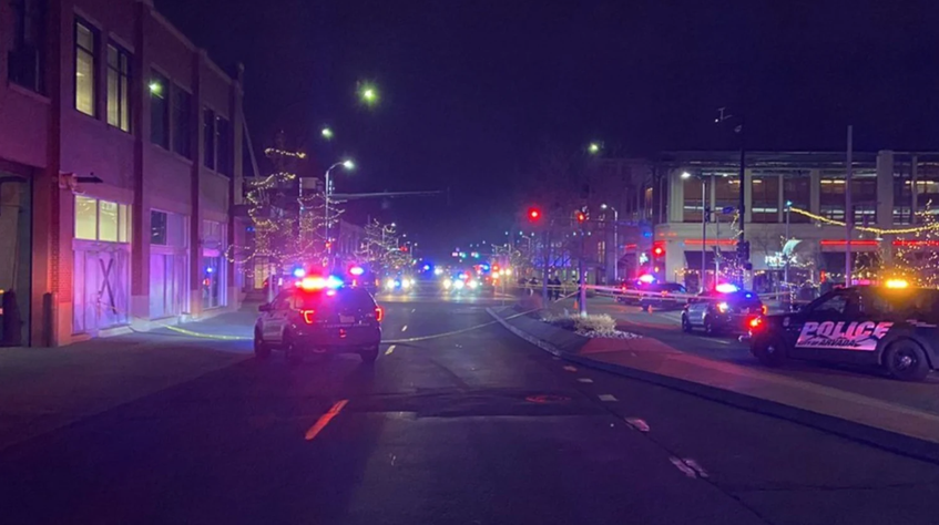 EEUU | Al menos 5 muertos y 18 heridos por tiroteo en una discoteca en Colorado