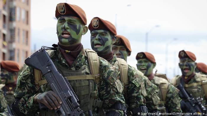 Petro enviará más soldados profesionales a zona de conflicto