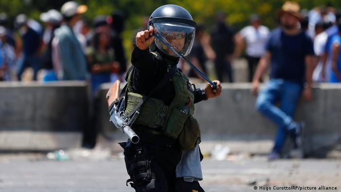 Perú | Gobierno dictó toque de queda en Huamanga