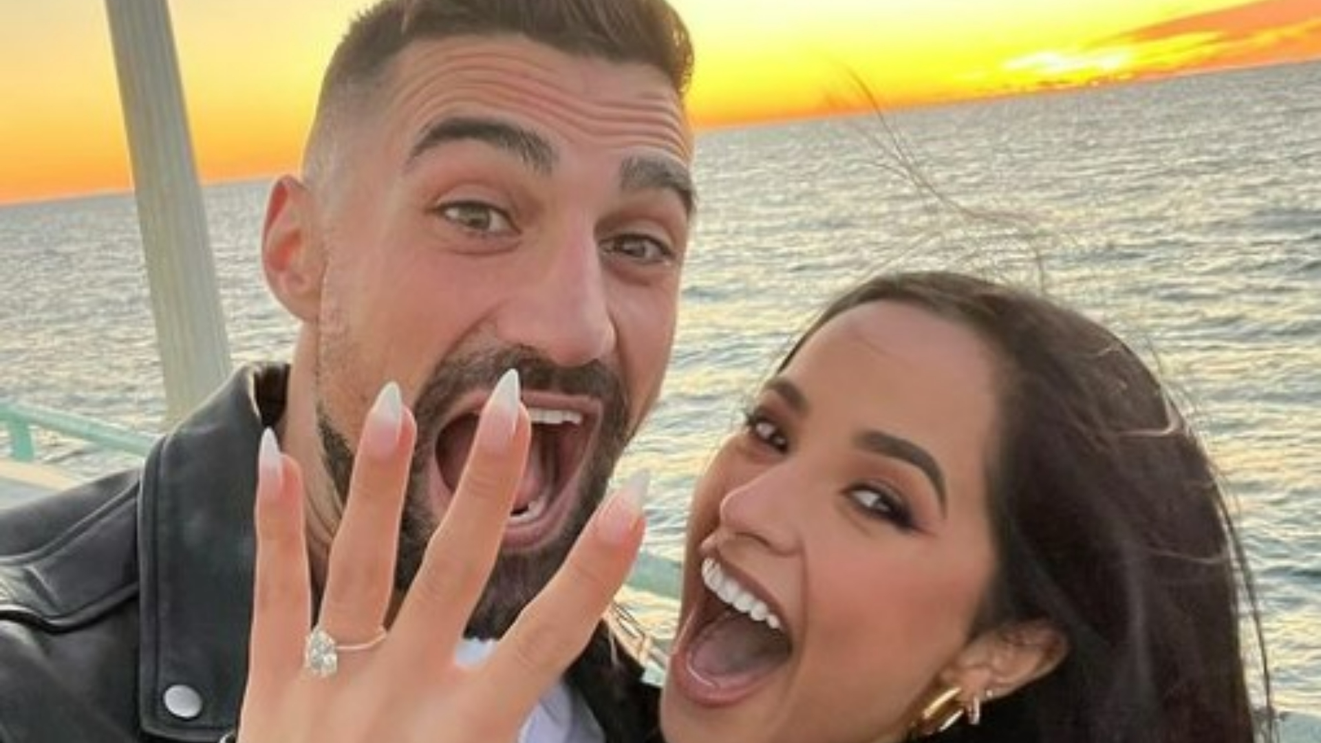 Becky G anunció su compromiso con Sebastian Lletget