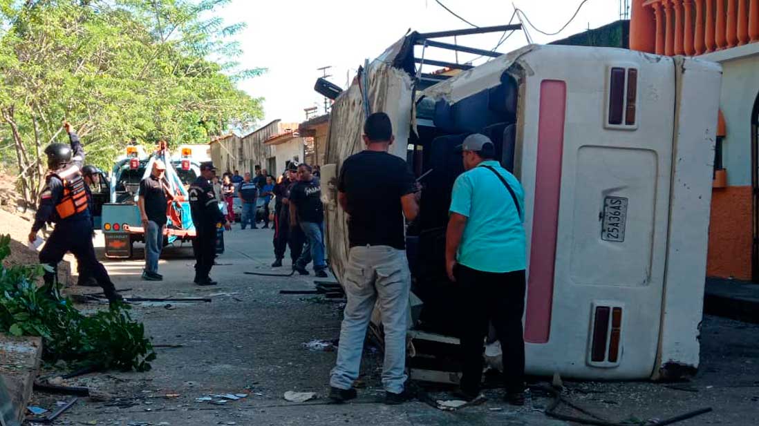 Valencia | Al menos 4 fallecidos y más de 20 heridos en accidente de transporte público
