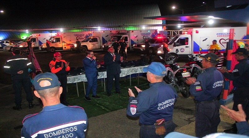 Carabobo | Entregan uniformes y vehículos a Protección Civil y Bomberos