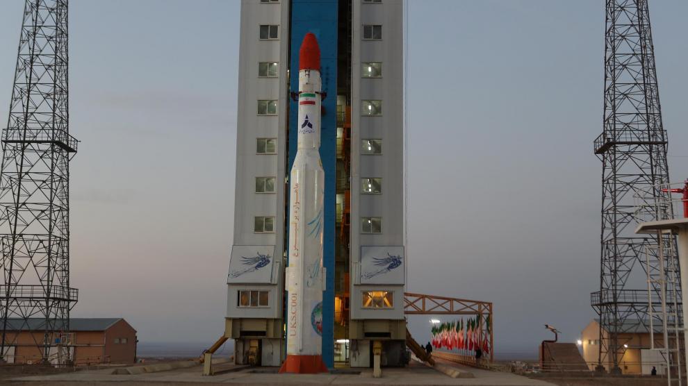 Irán anunció el lanzamiento de dos satélites con cohetes propios con capacidad nuclear