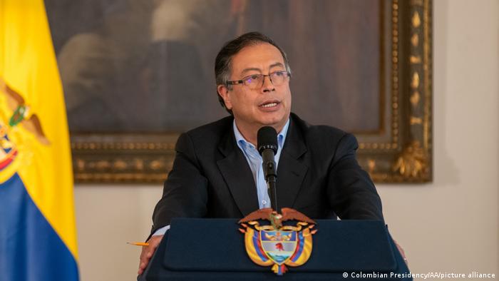 Gobierno de Colombia suspende cese al fuego con el ELN