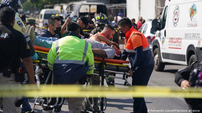 Choque de trenes subterráneos en Metro de Ciudad de México dejó 1 muerto y 57 heridos