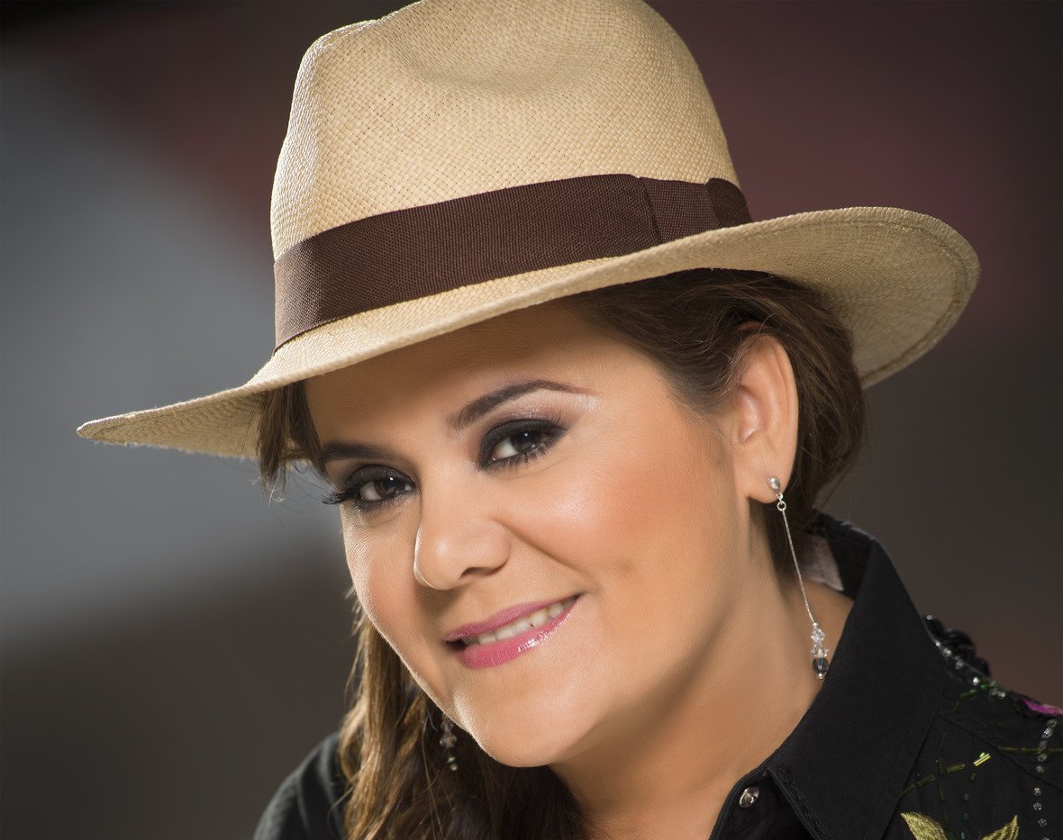 URGENTE!! | A esta hora ingresa a quirófano la cantante Rummy Olivo, luego de ser víctima de un robo