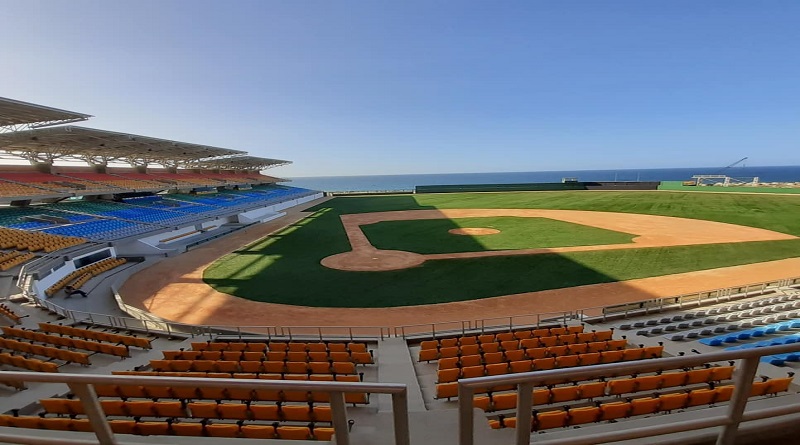 Supervisan trabajos de reestructuración del estadio Luis García Carneiro de La Guaira