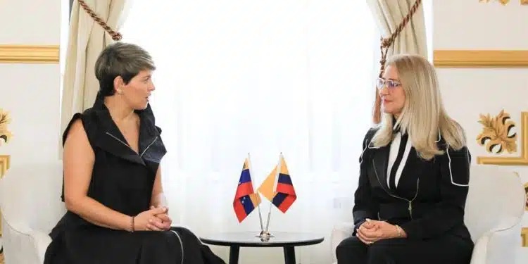Cilia Flores y primera dama de Colombia se reunieron en Miraflores