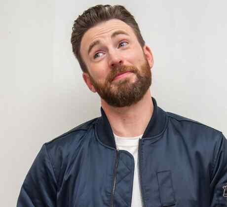 Chris Evans mostró su talento como pianista