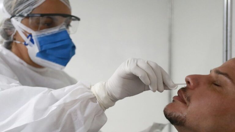 Eliminan prueba PCR para ingresar al país