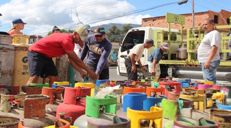 GasDrácula abasteció a familias en Naguanagua con  más de dos mil cilindros de gas