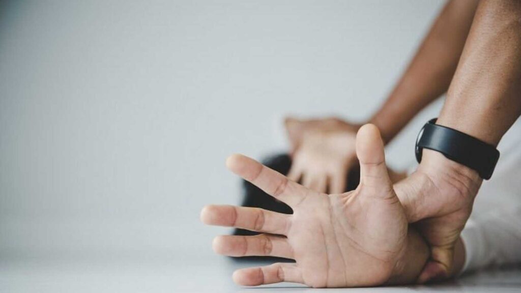 Abusaba de su hijo y lo obligaba a que dijera que era un obrero de la escuela