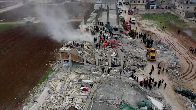 OMS advirtió que las muertes por el terremoto en Turquía y Siria podrían superar las 20.000