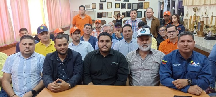 Alcaldes de la Alianza Democrática y dirigentes de la Plataforma Unitaria buscan unirse