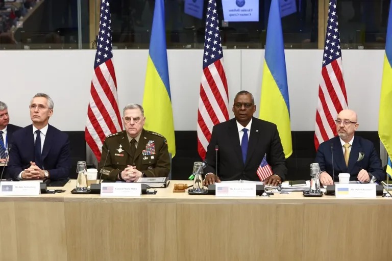 La OTAN persiste en la urgencia de enviar armamento a Ucrania con el apoyo de EEUU
