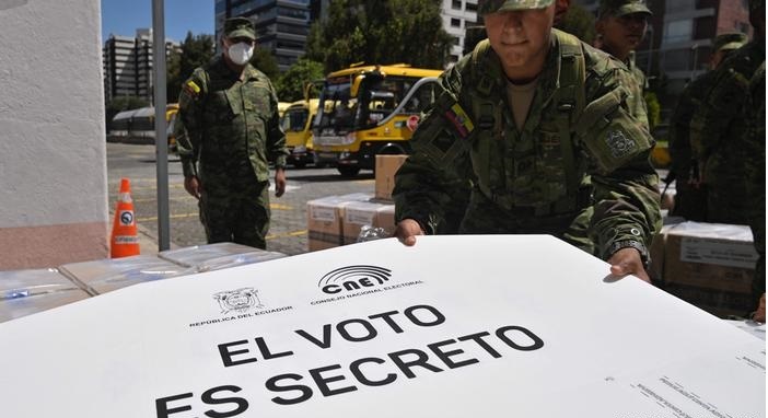 Ecuador inició elecciones