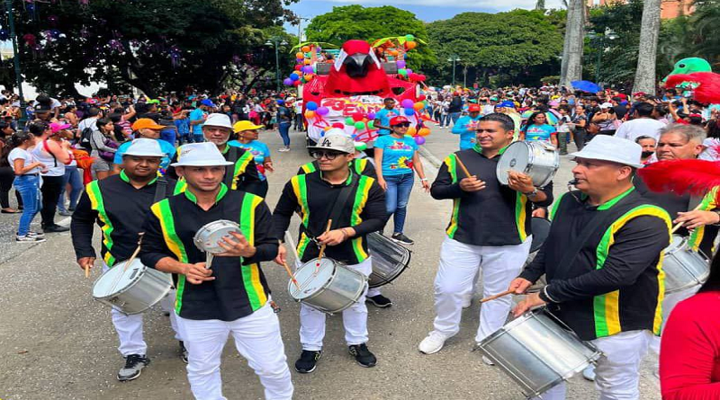 Califican carnavales de Caracas como los mejores de la historia