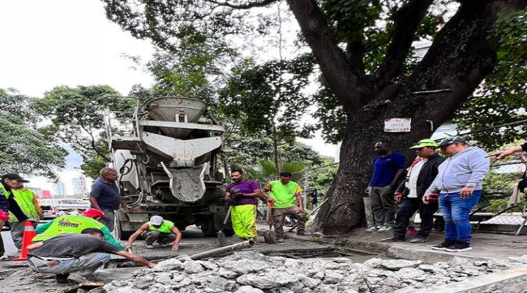 Jefe de gobierno del Distrito Capital informó sobre los avances en la sustitución de cuerpos de rejas en Caracas