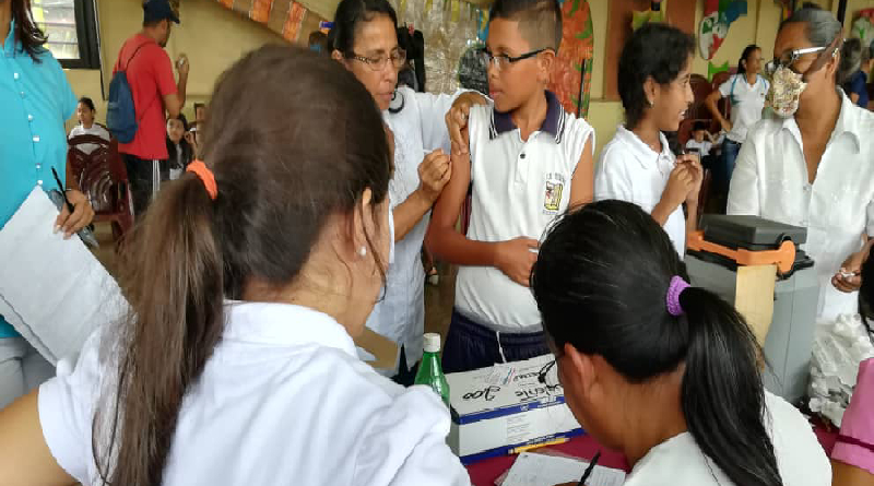 Ministerio de Salud ejecuta programa de inmunización en centros educativos del país