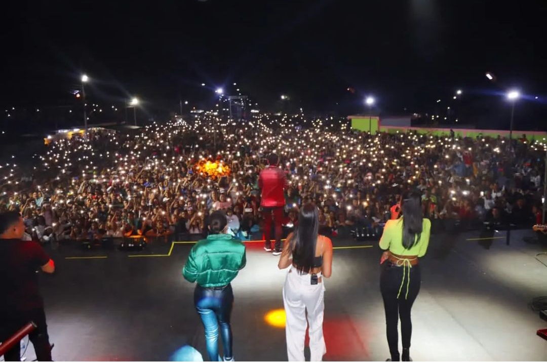 A casa llena estuvo el cierre de los carnavales en Píritu con la presentación de Jorge Celedón