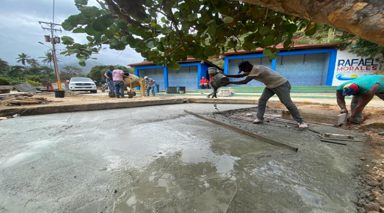 Plan de Servicios Públicos y atención progresa en Choroní