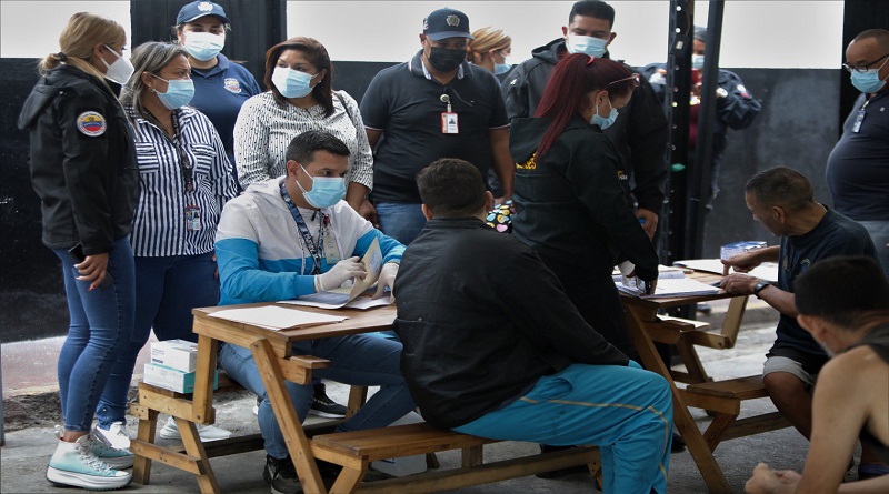 Privados de libertad fueron atendidos con jornada médica asistencial