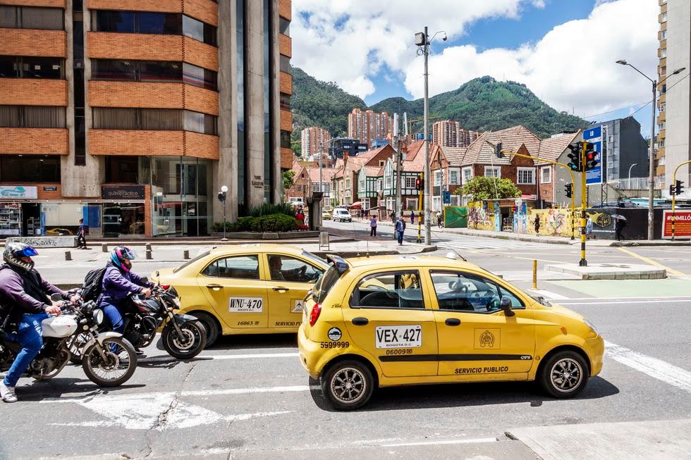 Taxistas de Colombia toman el país en un paro indefinido: más de 20.000 conductores harán bloqueos