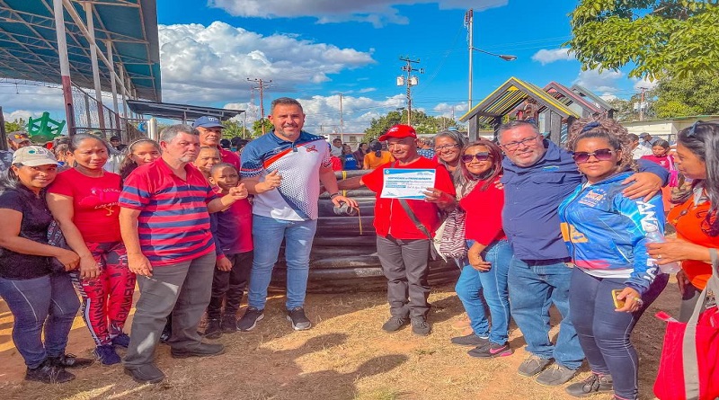 Anzoátegui | Consejos comunales y emprendimientos recibieron financiamientos por parte del gobernador de la entidad