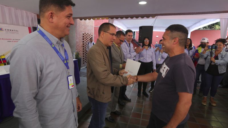 Conatel entregó títulos administrativos para que medios comunitarios puedan usar el espectro radioeléctrico