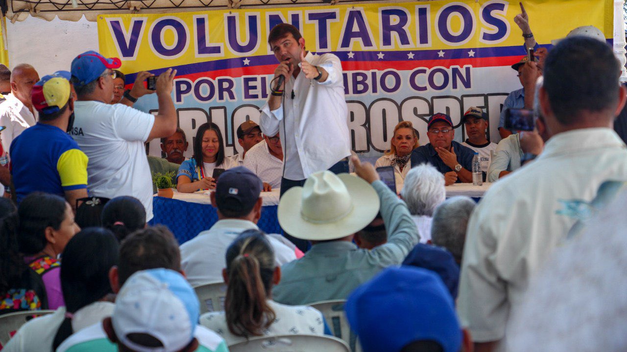 Carlos Prosperi recorrió las calles de Tinaco estado Cojedes