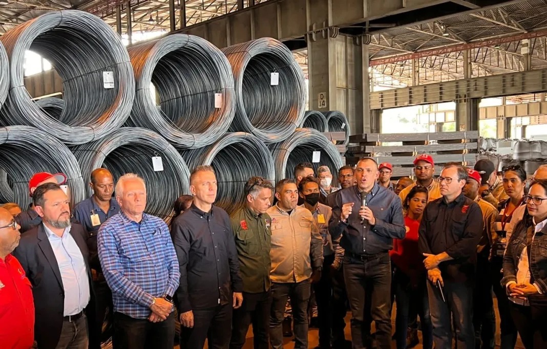 Supervisan producción en Siderúrgica del Orinoco en Guayana