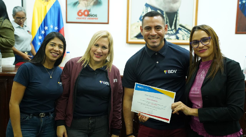 Emprendedores del estado Apure recibieron créditos para impulsar la economía nacional