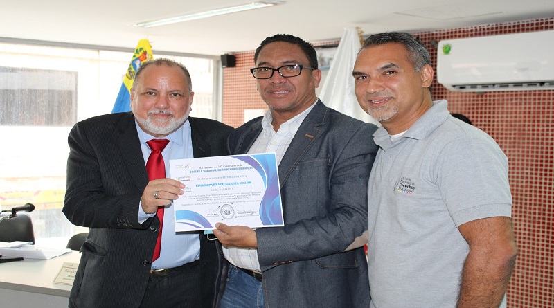 Defensoría Pública entregó certificados a facilitadores, investigadores y docentes de la Escuela Nacional de Derechos Humanos